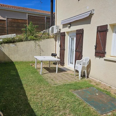 Dependance 4 Personnes Apartment Saint-Loubes Exterior photo